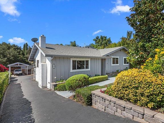 4th image of 441 Condado Way