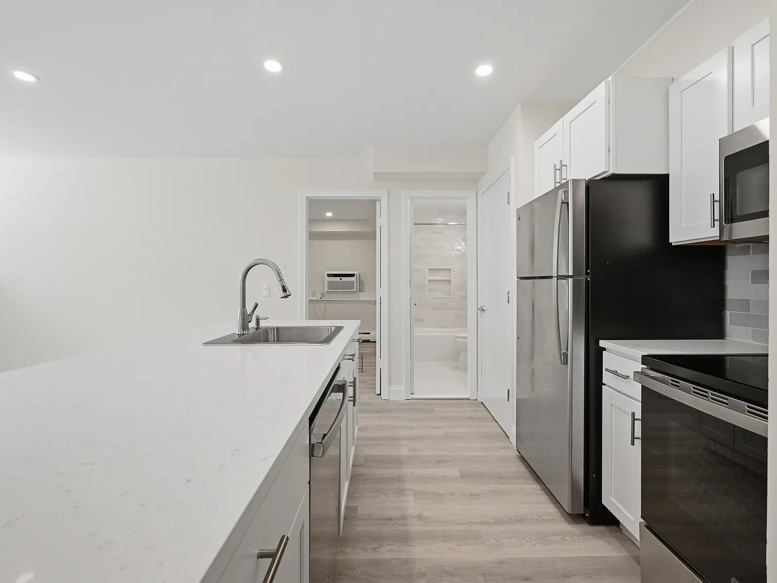 1 bed, 575 sqft, $2,000 — Photo 4