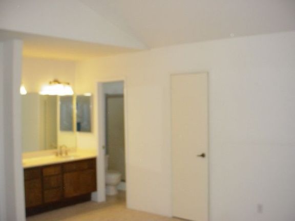 5th image of 17221 Roscoe Blvd Unit 20