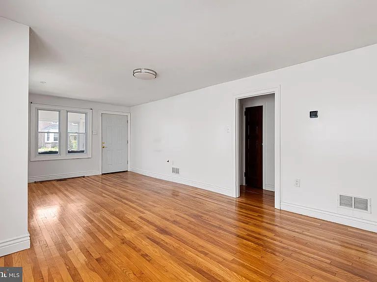 27 W Reamer Ave — Photo 4