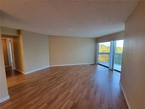 5th image of 2000 N Congress Ave APT 404