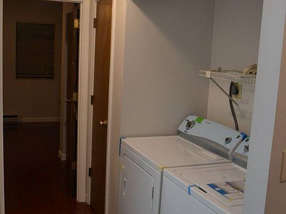 5th image of 62B Marshall St #62