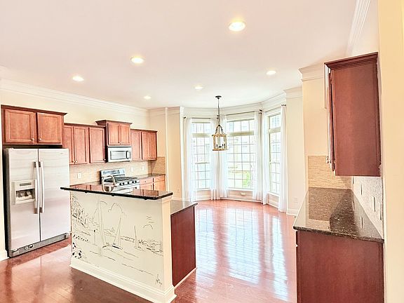 Kitchen & Breakfast Nook