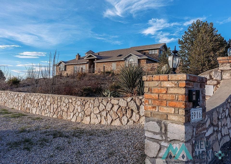1st image of 916 Fountain Dr