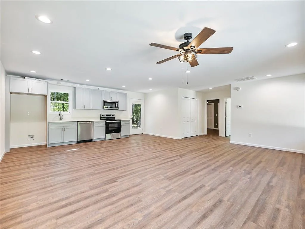 2 bed, 2.0 bath, 1008 sqft, $1,950 — Photo 4