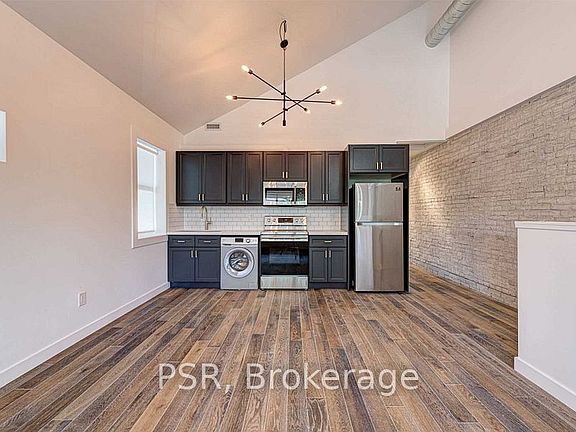 3rd image of 89 Hammersmith Ave