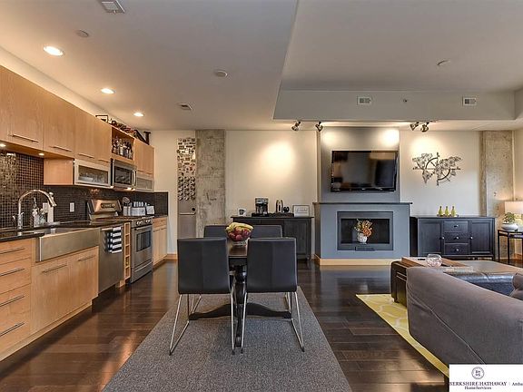5th image of 1308 Jackson St Suite 402
