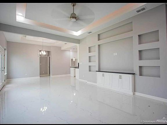 3rd image of 1610 Chapel Hill Dr