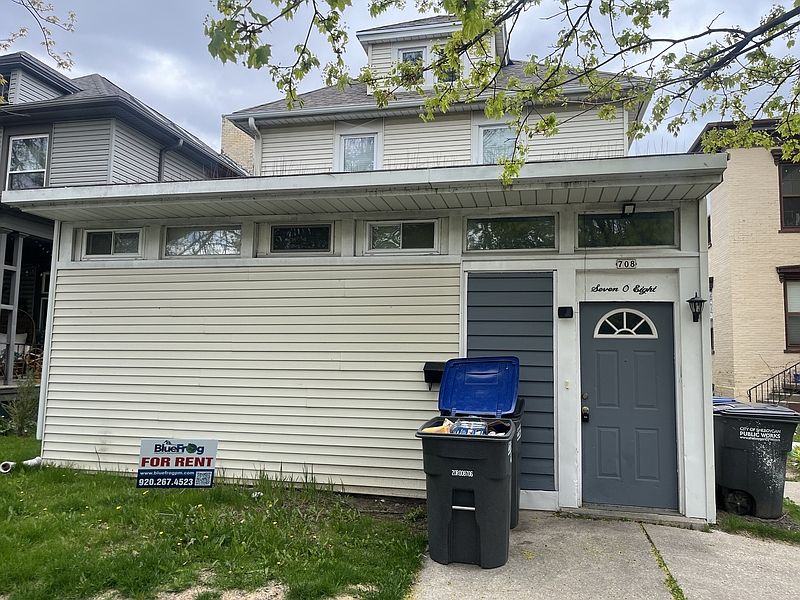 1st image of 708 Saint Clair Ave