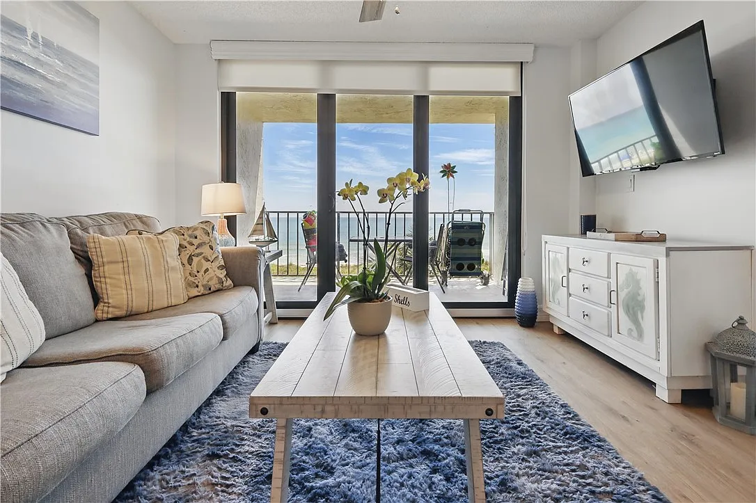 2 bed, 1053 sqft, $3,000 — Photo 1