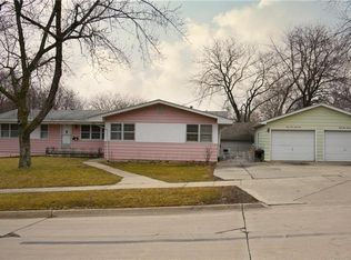 4141 Lynner Dr, Des Moines, IA 50310