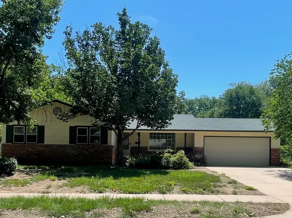 9308 W Briarwood Ct, Wichita, KS 67212