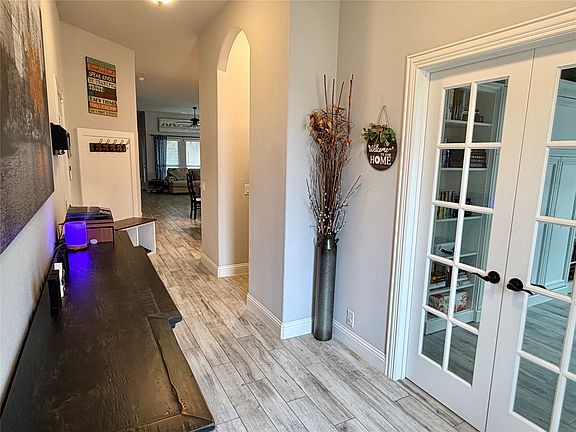 4th image of 729 Oakleaf Dr