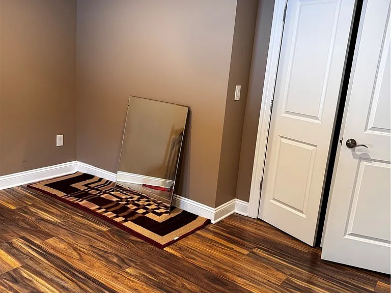7633 Hidden Valley Dr — Photo 16