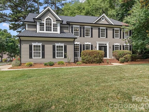 2nd image of 122 Lake Pine Rd