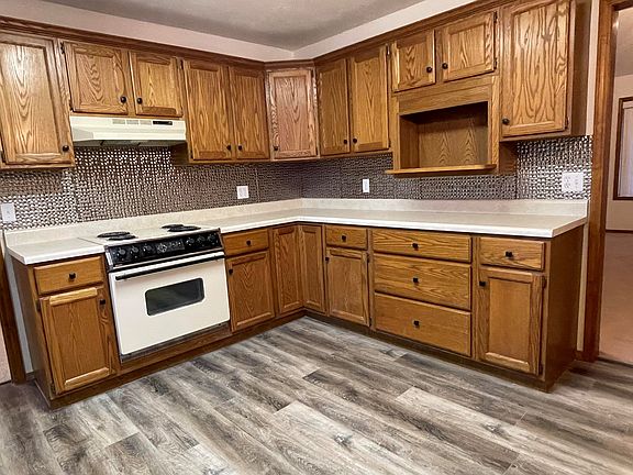 3rd image of 1503 Woodland Cir