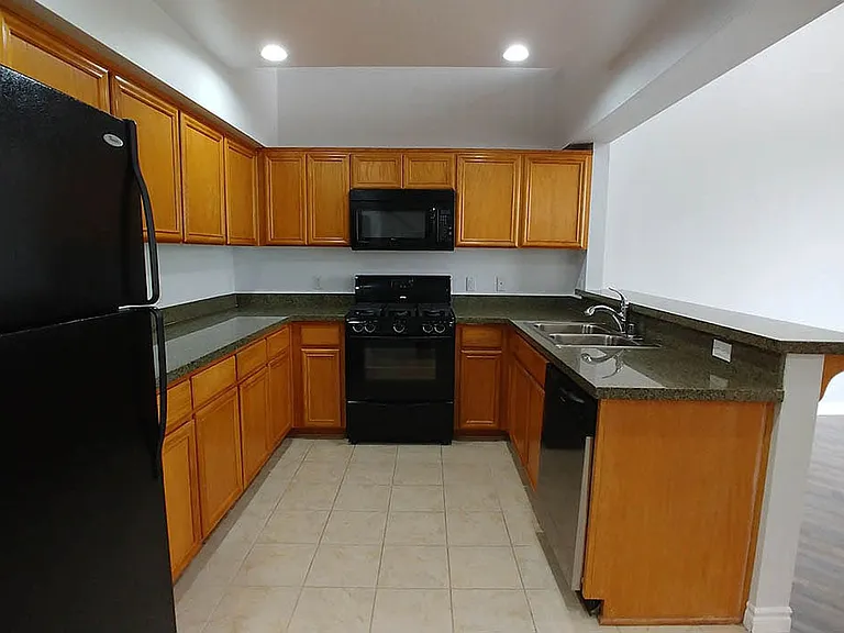Almeria Townhomes — Photo 134