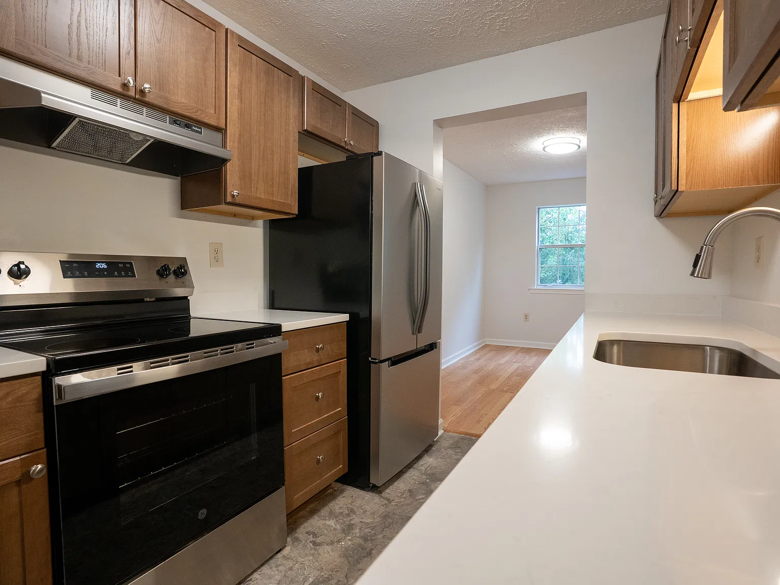 2 bed, 3.5 bath, 1120 sqft, $2,100 — Photo 2