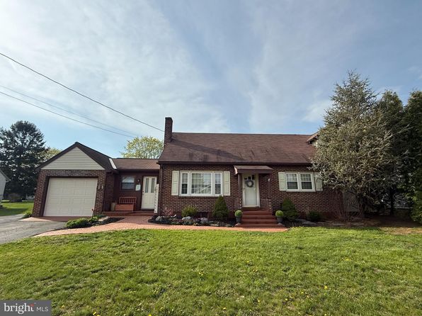 232 E 4th St, Bernville, PA 19506