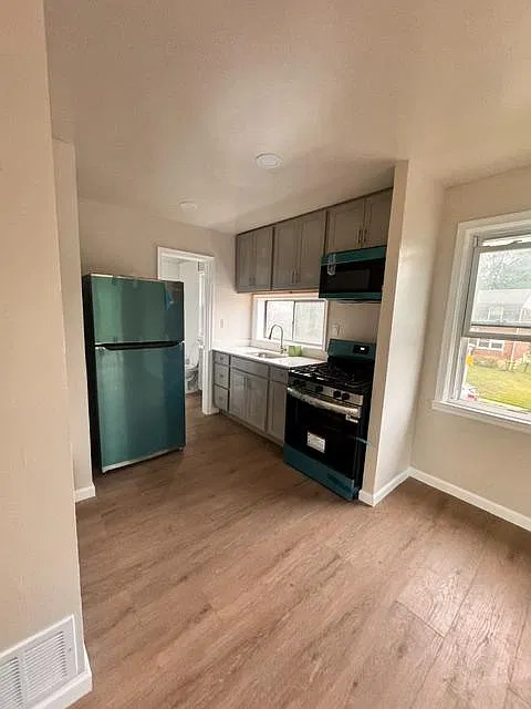 5100 Hillwell Rd - 5100 Hilwell B - Second Floor — Photo 4