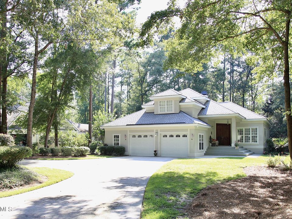 1st image of 207 White Oaks Circle