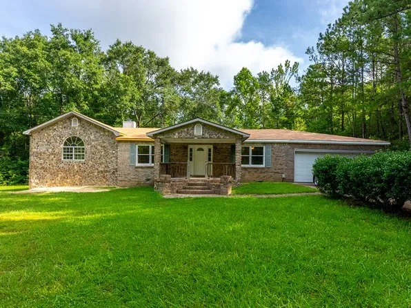 564 Pine Ln, Box Springs, GA 31801