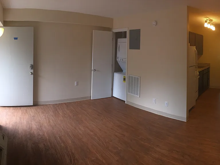 817 W High St — Photo 2