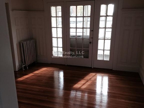 3rd image of 221 Chestnut Hill Ave