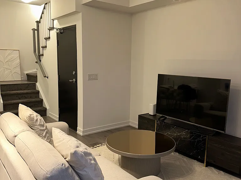 851 Sheppard Ave W #39 — Photo 2