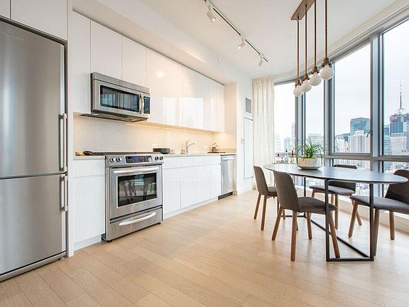 3rd image of 160 Madison Ave APT 36F