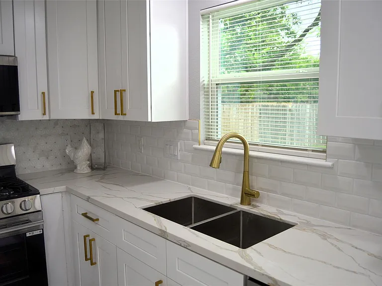 3419 Southdown Dr — Photo 17