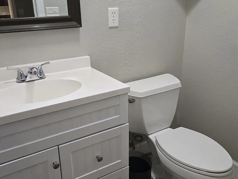615 Luna Ct — Photo 35