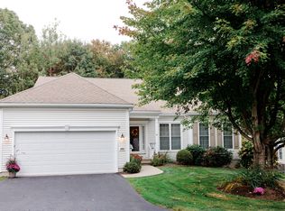 405 Mulligan Dr #405, Oxford, CT 06478