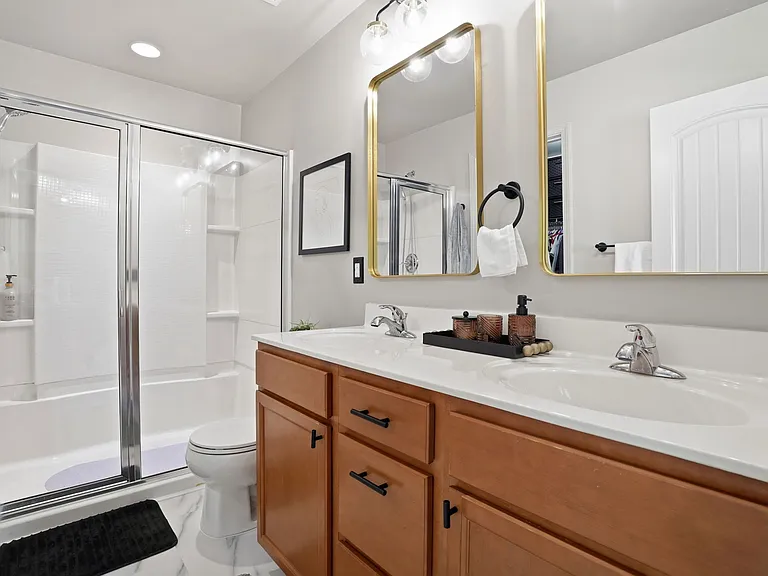 727 Maypearl Ln — Photo 1
