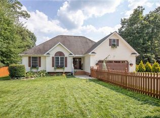 8813 Andrews Ridge Dr, North Chesterfield, VA 23236