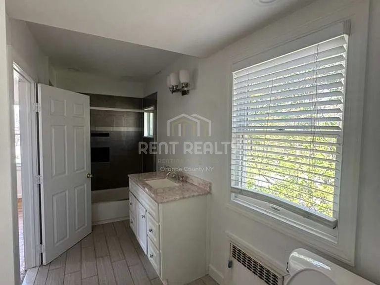 258 Elm St — Photo 12