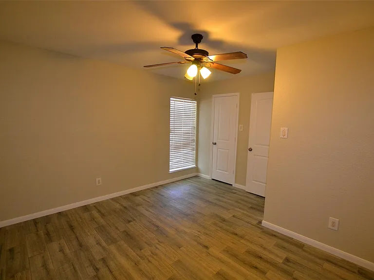 18507 Wood Glen Ln — Photo 11