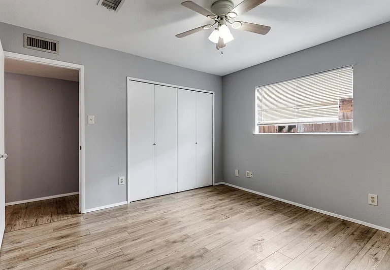 7504 Portman Ave — Photo 8
