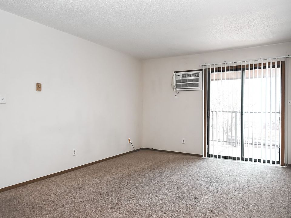 1st image of 2815 20th Ave S #2825