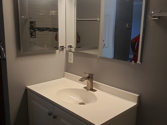 4th image of 1605 W Colter St APT 5