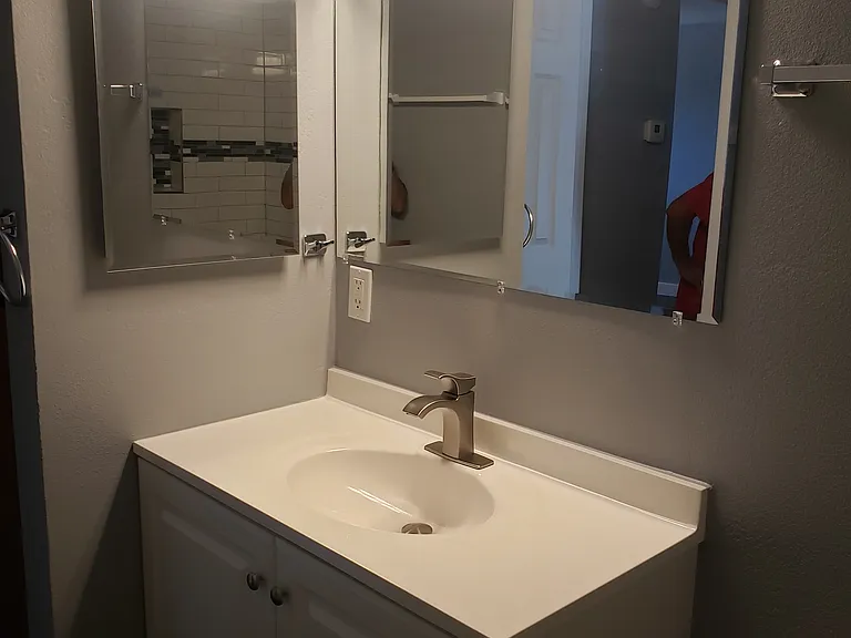 1605 W Colter St #5 — Photo 4