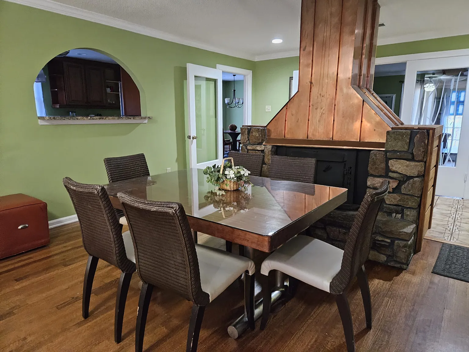 4 bed, 3200 sqft, $5,495 — Photo 4