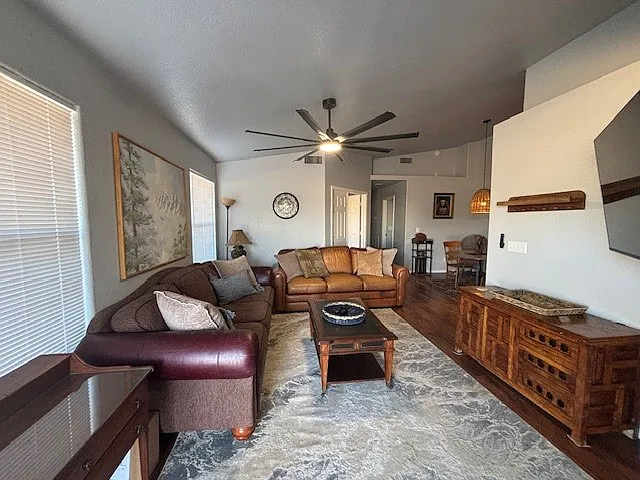 969 W Kenwood Ave #B — Photo 3