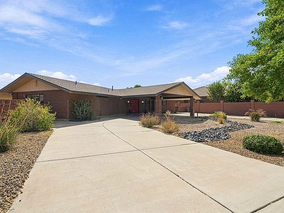 3rd image of 1125 W Goldenrod Cir