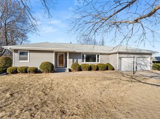 897 Leroy St, Muscatine, IA 52761