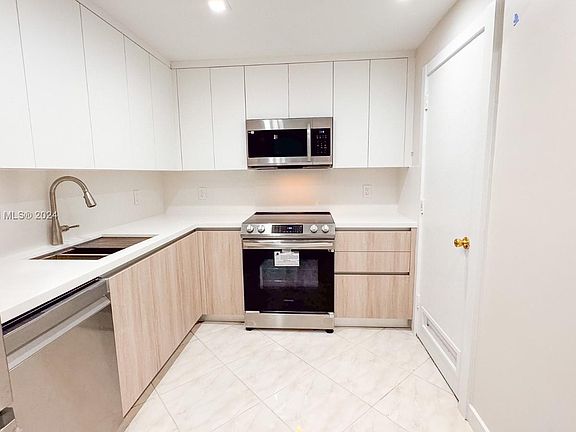3rd image of 400 Kings Point Dr #1722