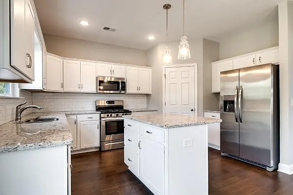1398 Wentworth Dr — Photo 12