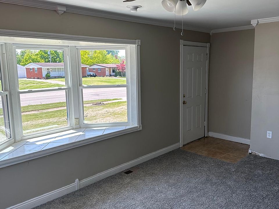 1st image of 2525 E Dorothy Ln