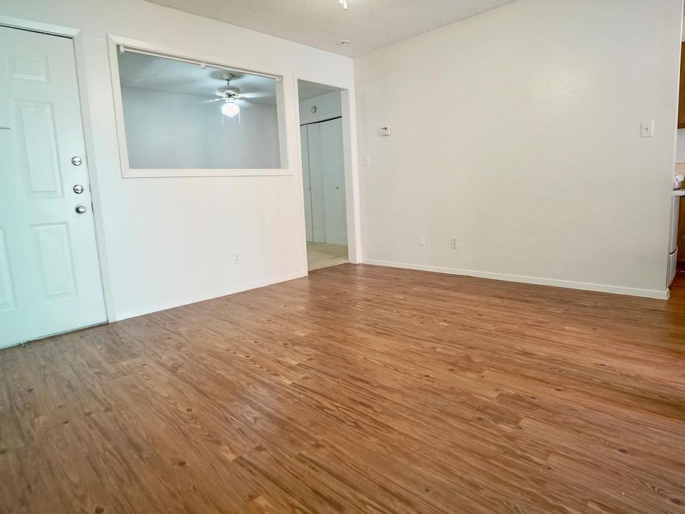 1st image of 1101 Thorpe Ln #176