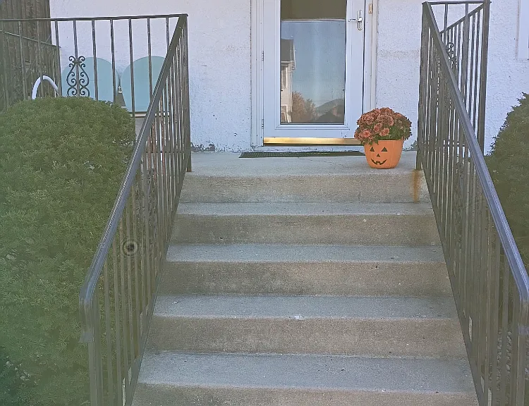 1115 N 12th Ave — Photo 1
